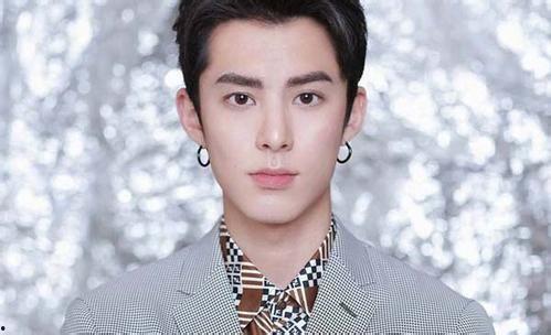 娱乐圈吃瓜爆料王鹤棣白鹿,娱乐圈新晋CP甜蜜互动引热议